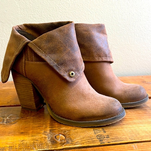 Cute Brown Booties - Picture 1 of 8